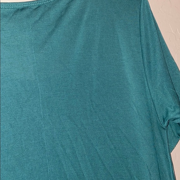 LuLaRoe top - Picture 4 of 4